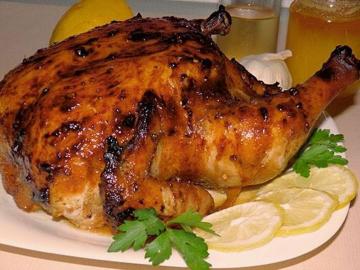 الدجاج في براندي. لذيذ والعطاء