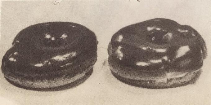 كعكة "عصابة Choux مع كريم." صورة من كتاب "إنتاج المعجنات والكعك،" 1976