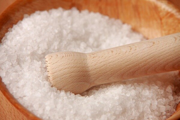 يمكن أن يتسبب الملح الناعم في انفجار البرطمانات (الصورة: Pixabay.com)
