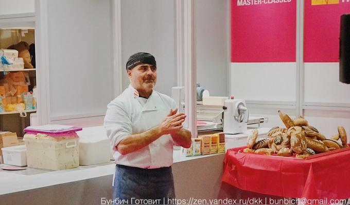 جوزيف باسكال، اسبانيا. عضو في جمعية "سفراء الخبز» (سفراء دو الألم)، مدرب الفريق الاسباني في مخبز، مؤسس Artebianca المدرسة الدولية.
