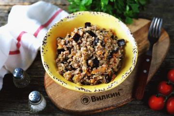 الحنطة السوداء مع الباذنجان: طبق جانبي خفيف وصحي
