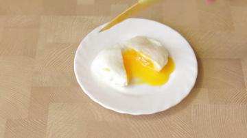 الإفطار المثالي لمدة 5 دقائق. كيفية طبخ بسرعة وسهولة بيض مسلوق