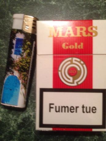 اشتريت لإنتاج هدية تونس السجائر. في واقع الأمر - سجائر - ليست جيدة جدا، ولكن لغرابة يمكن اتخاذها. يكلف 4 دينار.