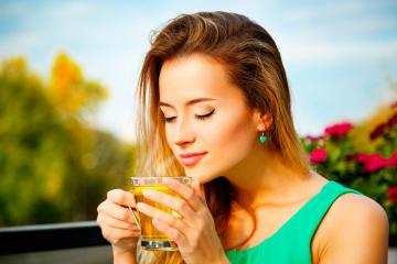خمس مشروبات لتحقيق التوازن الهرموني، وصحة المرأة والجمال