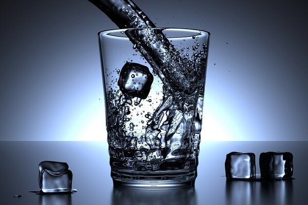 الماء البارد هو عقبة أمام فقدان أرطال زائدة (الصورة: Pixabay.com)